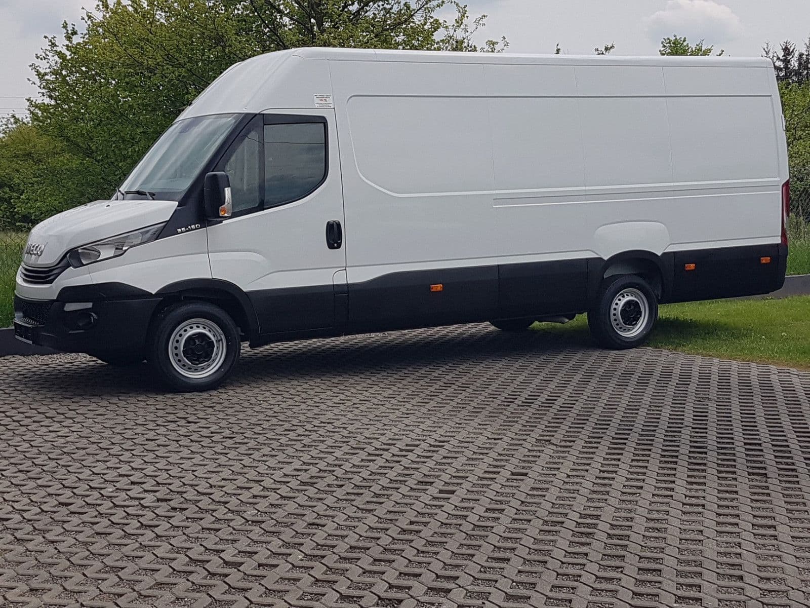 Iveco Daily lang mieten in Nürnberg ab 100€/Tag