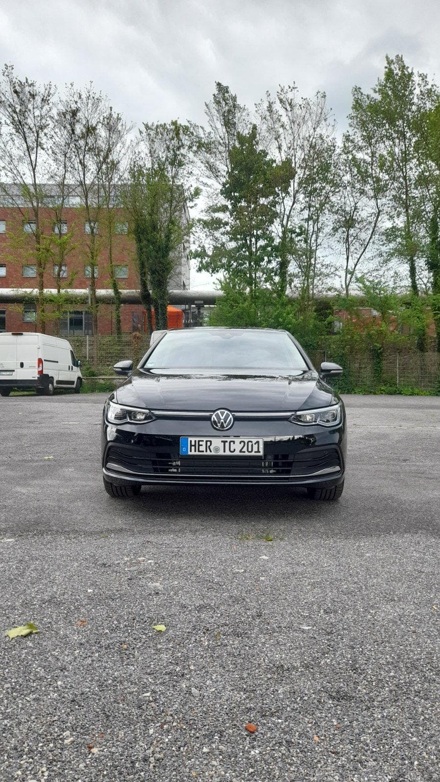 Autovermietung / VW Golf 8 bei Trans-Cars
