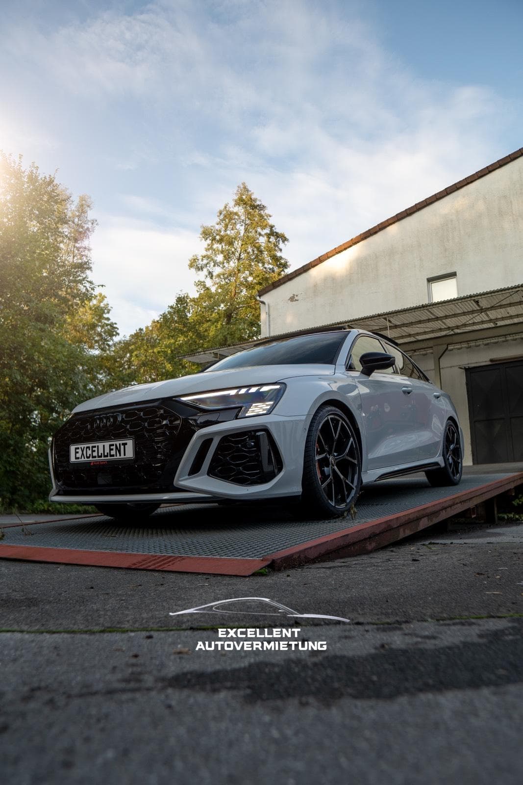 Audi RS3 Limousine • 400 PS • Sportwagen mieten in Kirchlengern ab 200€/Tag