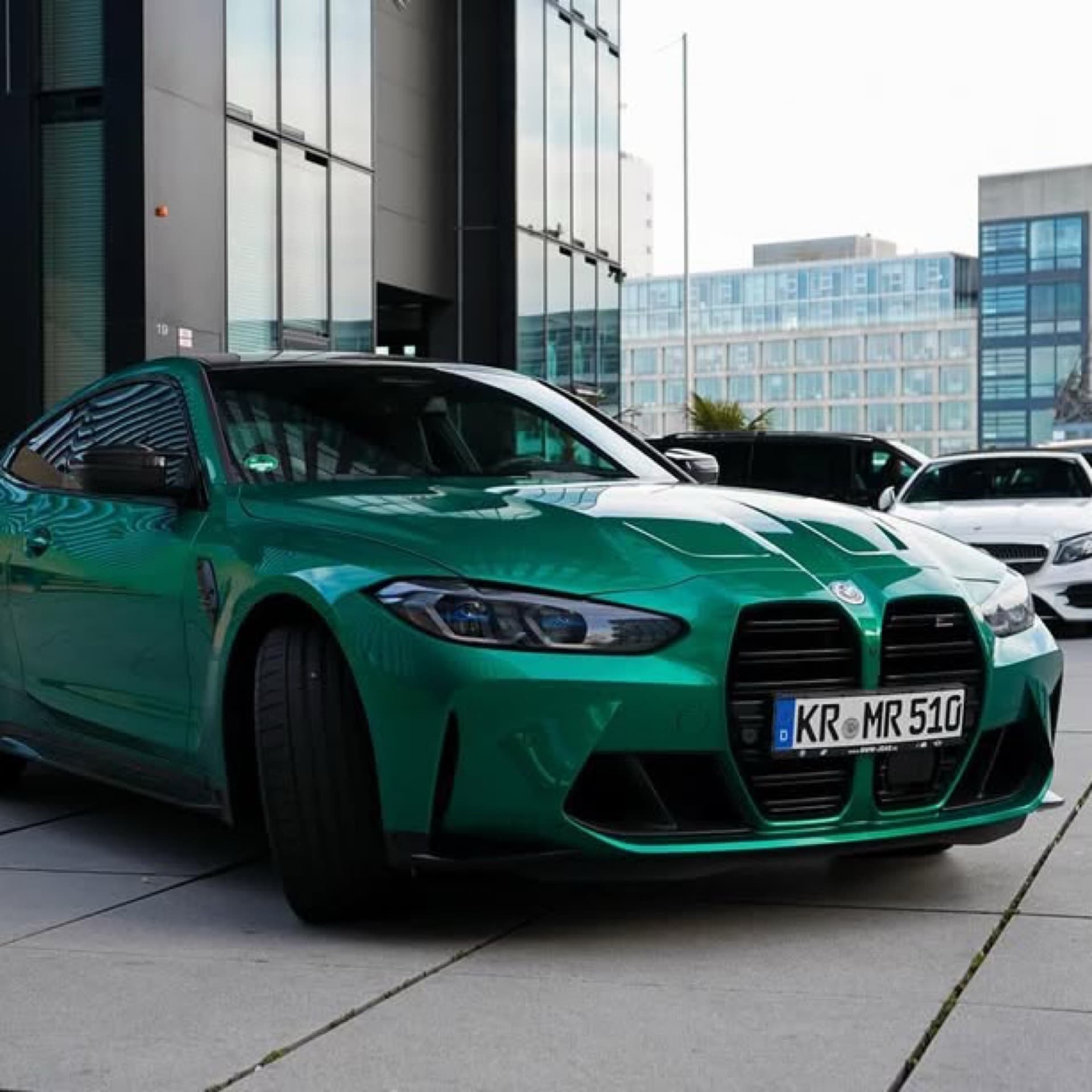 BMW M4 Competition xDrive mieten in Krefeld ab 299€/Tag