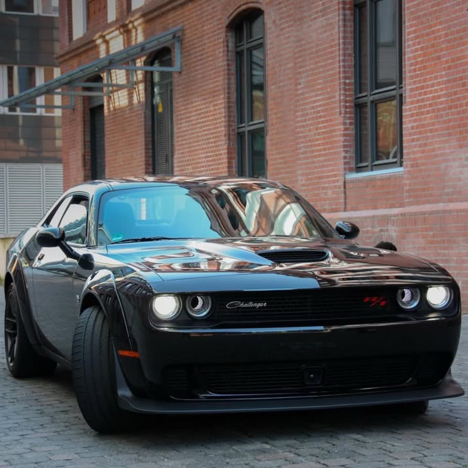 Dodge Challenger RT mieten in Krefeld ab 249€/Tag