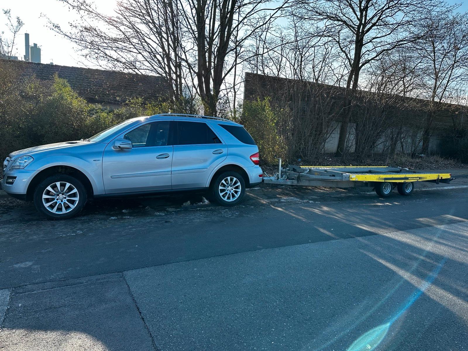 Abschlepp Transport Zugmaschine AHK zu vermieten 2600 kg Nutzlast