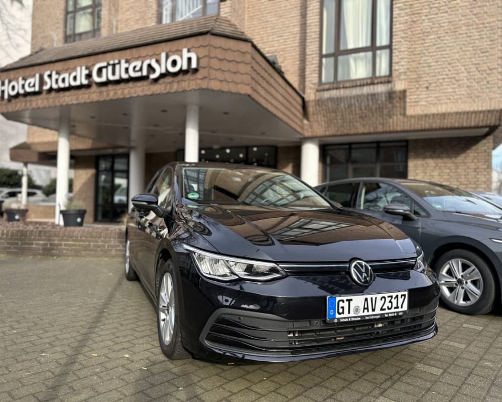 Volkswagen Golf Schwarz Schalter mieten in Gütersloh ab 65€/Tag