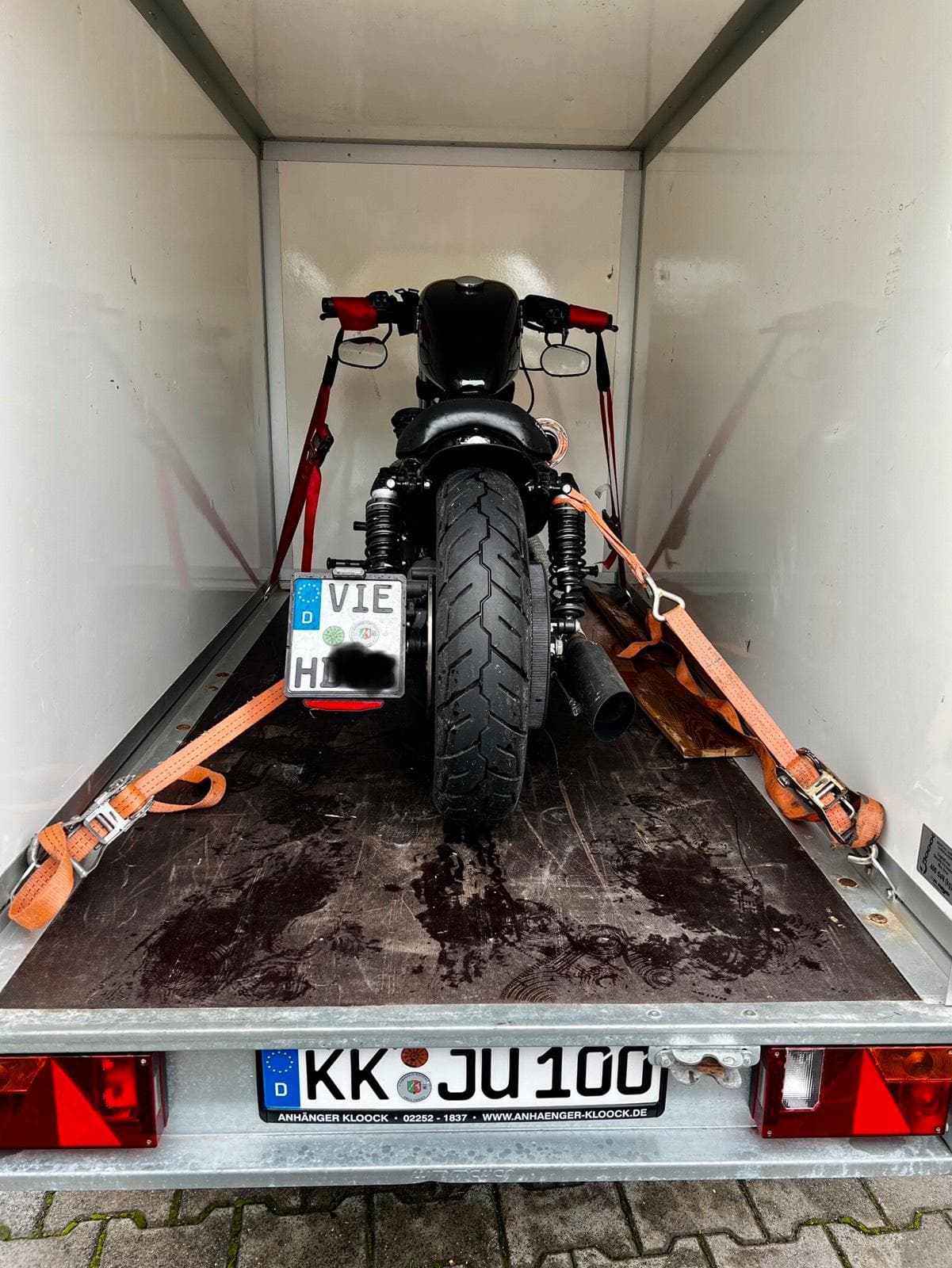 Motorradanhänger Koffer 750kg mit Rampe FÜHRERSCHEINFREI mieten in Viersen ab 49€/Tag