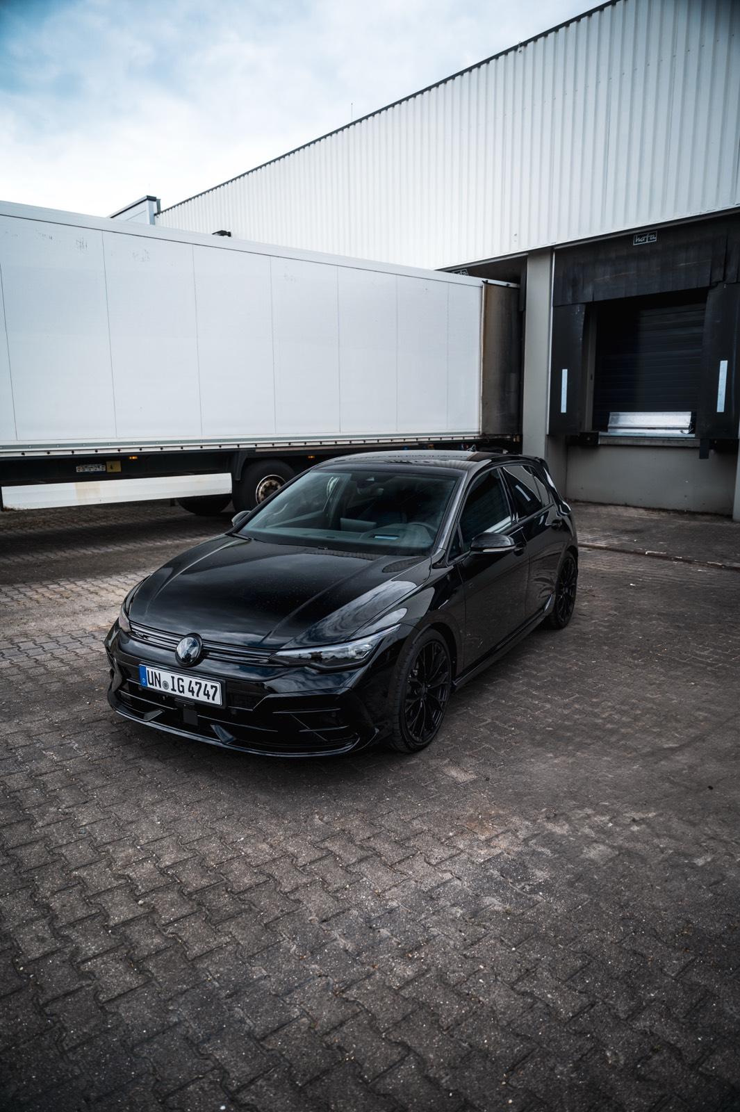 GOLF R PERFORMANCE MIETEN/LEIHEN SPORTWAGEN MIETEN AB 18, AB 120€