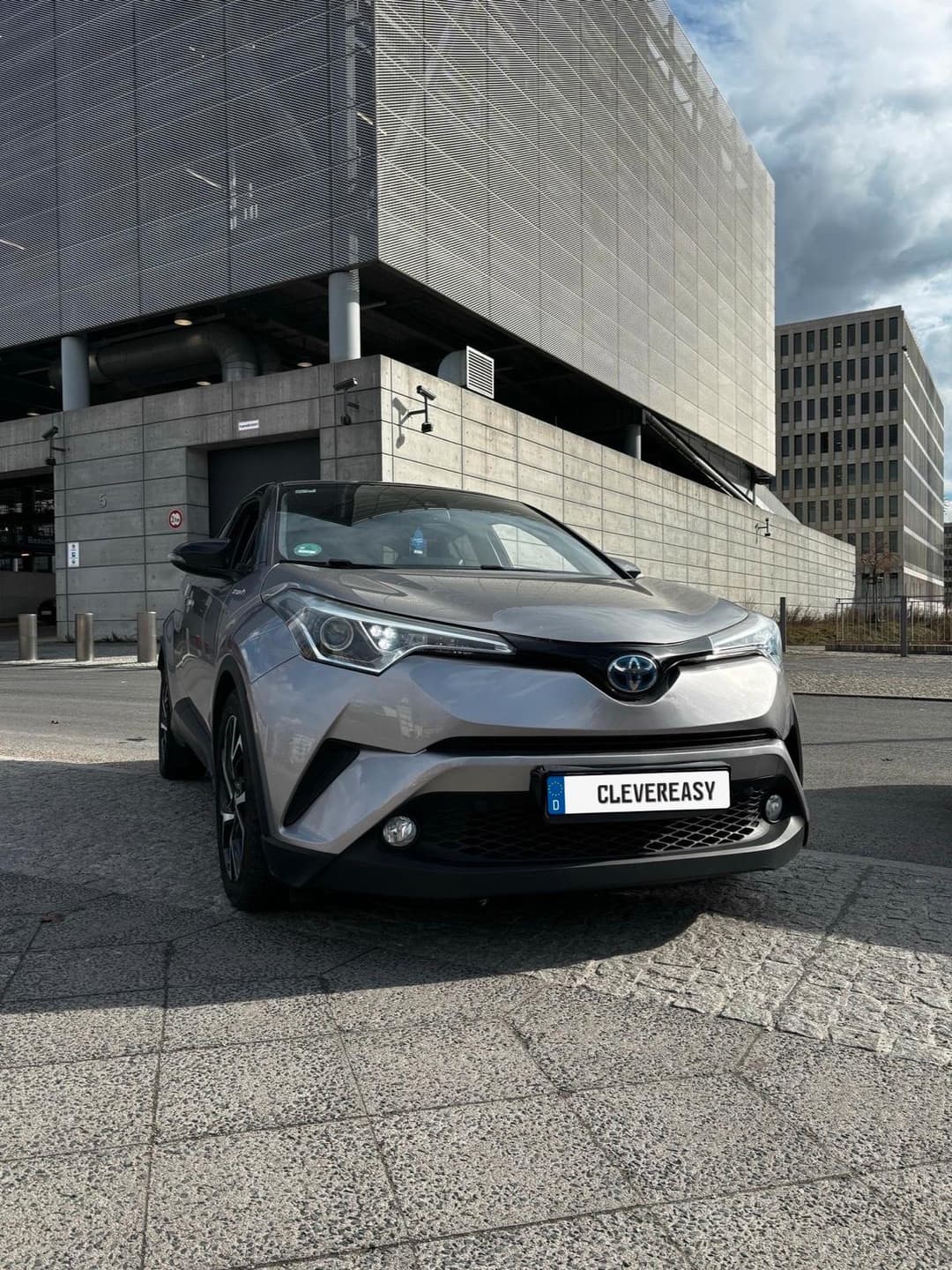 Toyota C-HR Hybrid / Mietwagen
