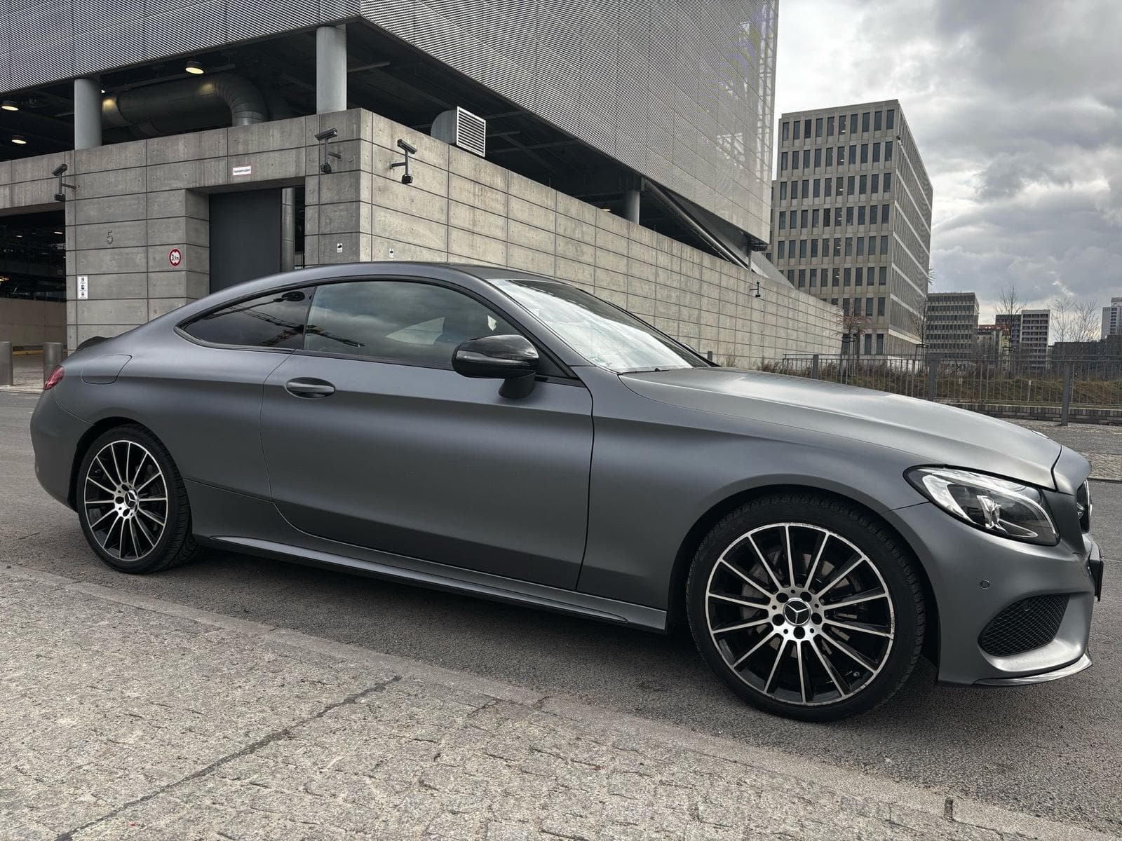 Mercedes Coupé AMG Line mieten in Berlin ab 79€/Tag