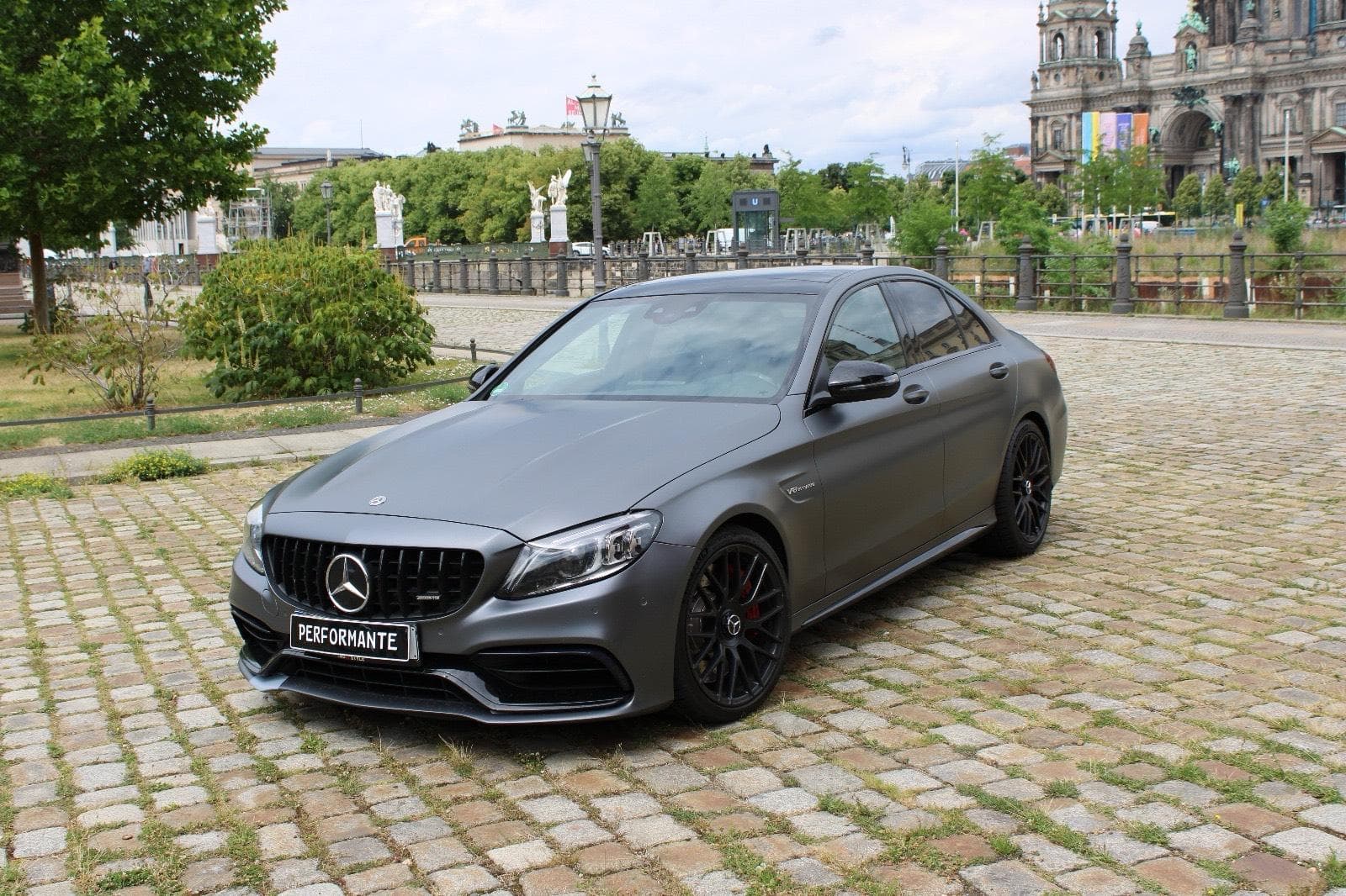 Mercedes-Benz C63 S | Voll Carbon mieten in Berlin ab 299€/Tag
