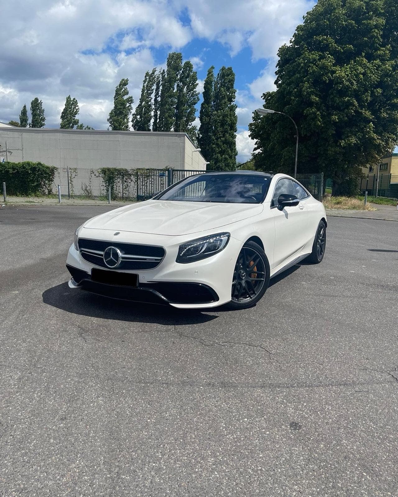 Mercedes-Benz S63 AMG Coupé mieten in Berlin ab 399€/Tag
