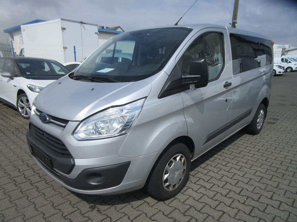 Ford Transit 9 Sitzer mieten in Berlin ab 159€/Tag