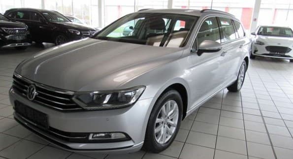 VW Passat Kombi mieten in Berlin ab 129€/Tag