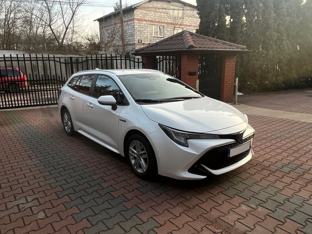 Toyota Corolla Kombi mieten in Berlin ab 279€/Tag